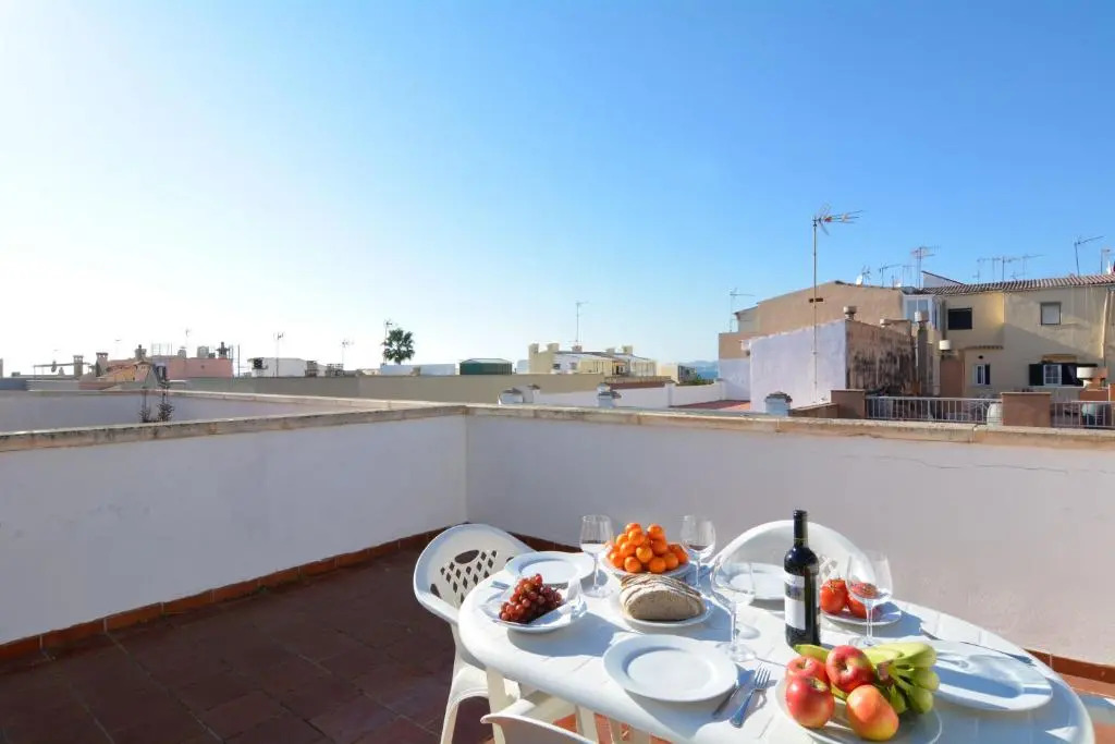 28 Townhouse 200mts from sea/beach