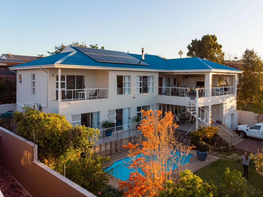 Lovely 2 bedroom rental unit with exquisite views