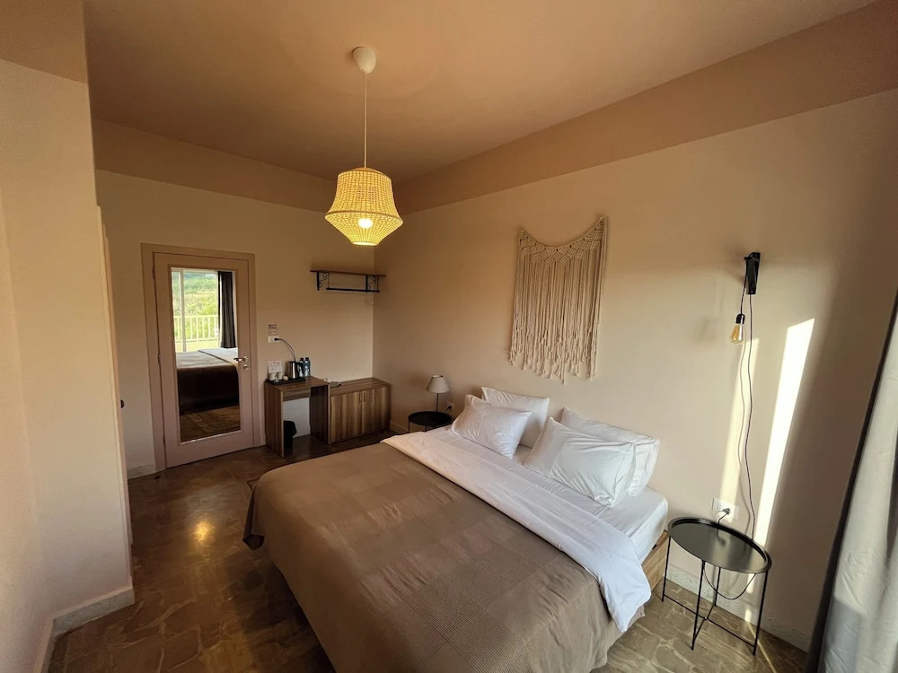 Beit Mirna Guesthouse & Chalet - Ehden