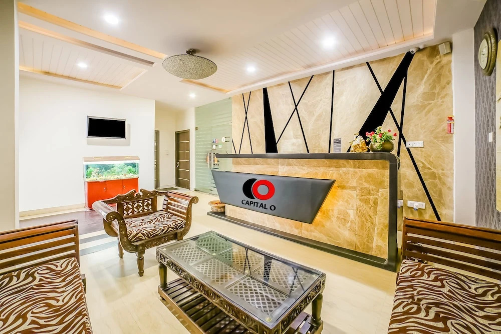 Capital O 38526 Hotel Epic