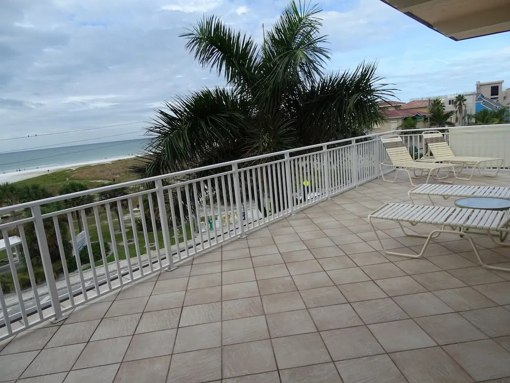 Sunset Royale 416 2 Bedrooms 2 Bathrooms Apts