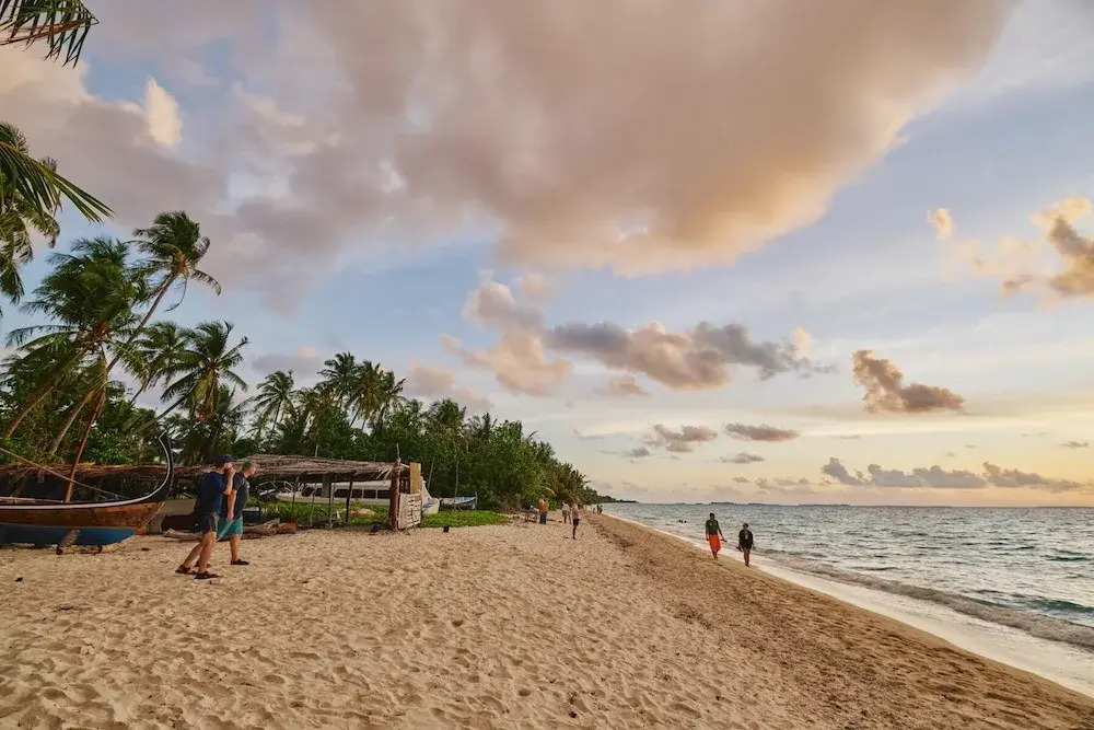 Beach Hotel Dhigurah