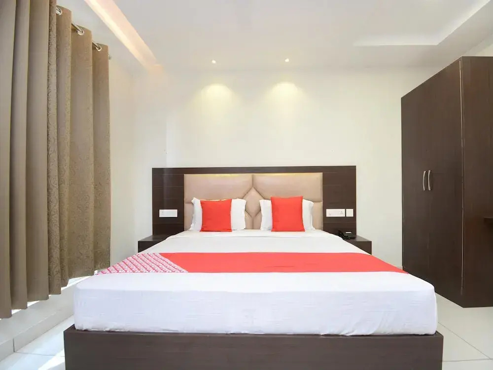 OYO 33009 Hotel Nido