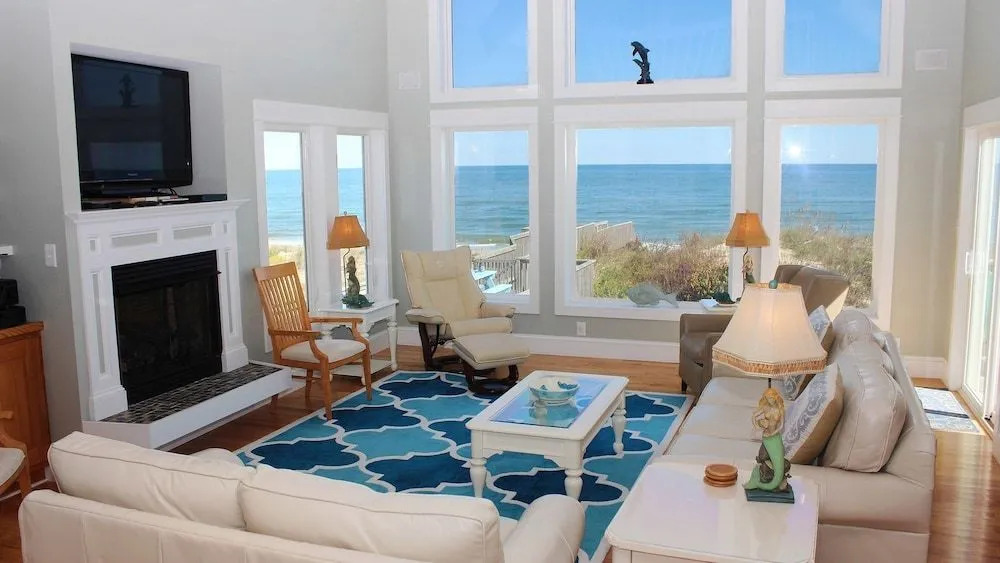 Kuhl Breeze - 5 Br home by RedAwning