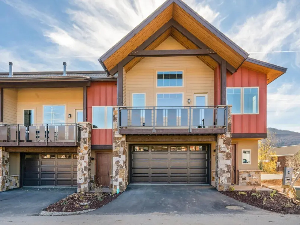 Steamboat Springs Skiers Townhouse by RedAwning