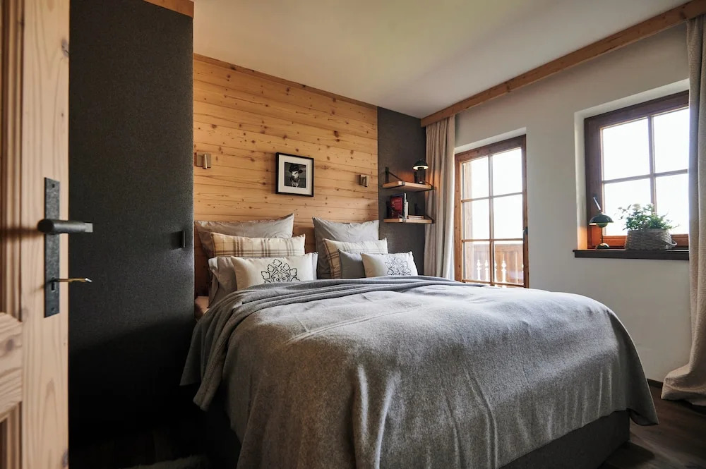 Serviced Luxury Chalet Evi, Ski-in Ski-out