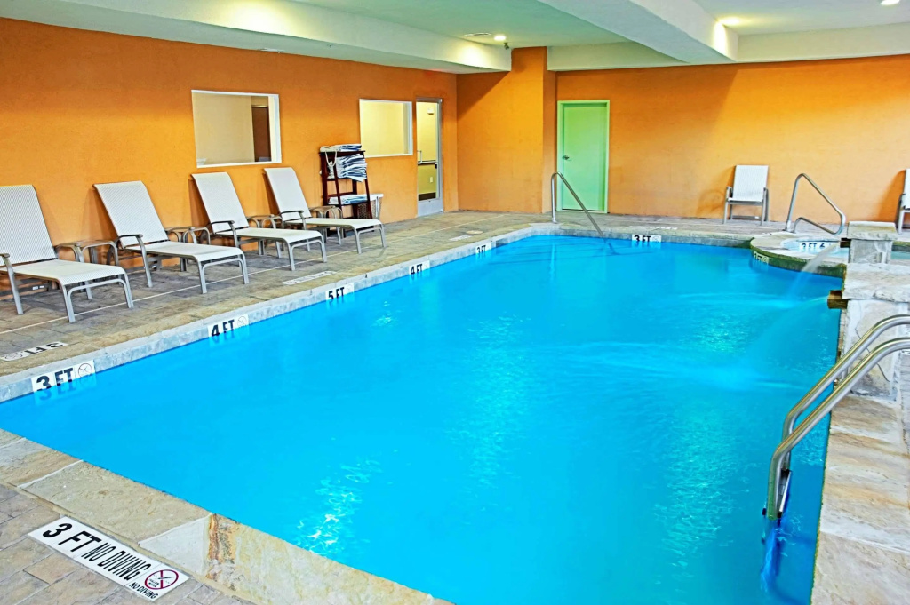 Best Western Plus Bowie Inn & Suites