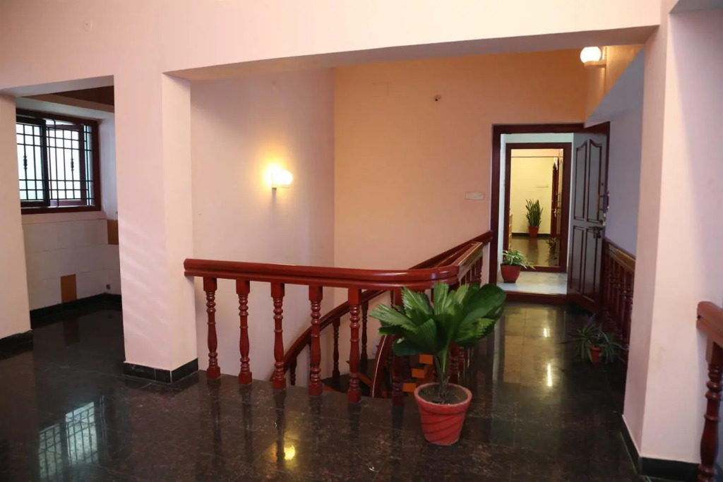 Le Garden Inn