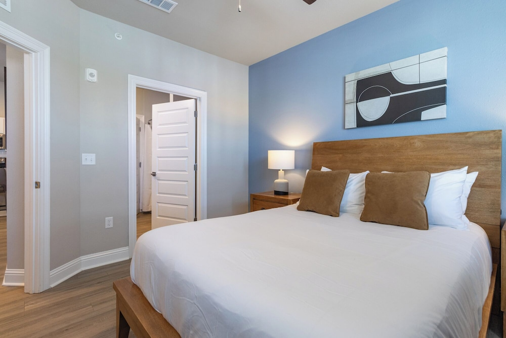 Landing Apartments Near North Okaloosa Medical Center