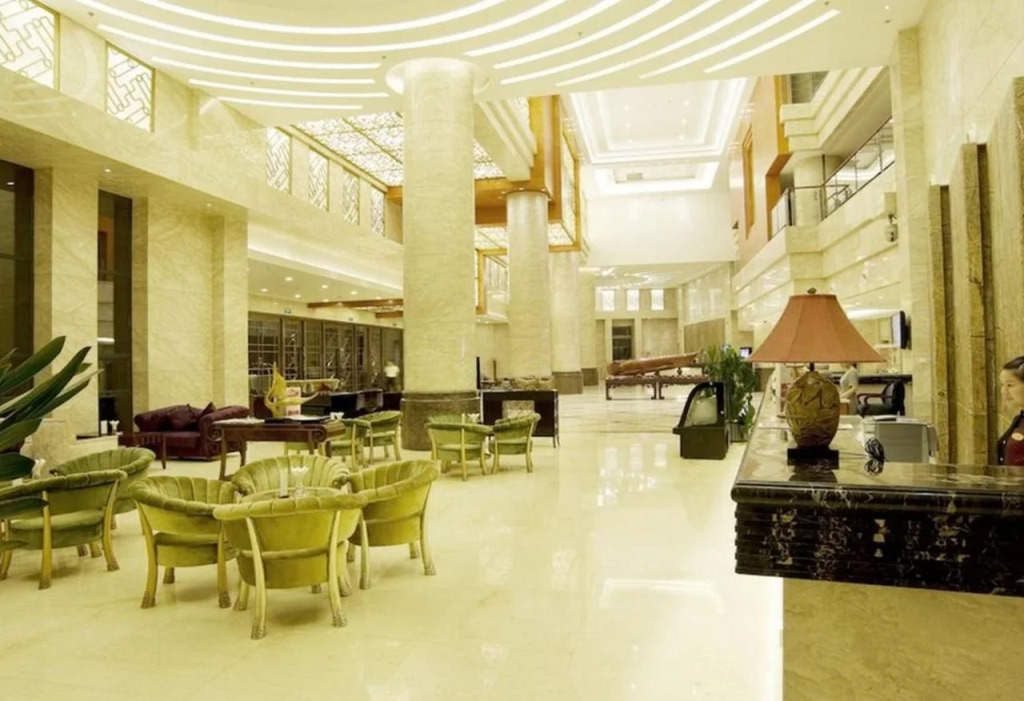 Ramada Plaza Chongqing West Hotel