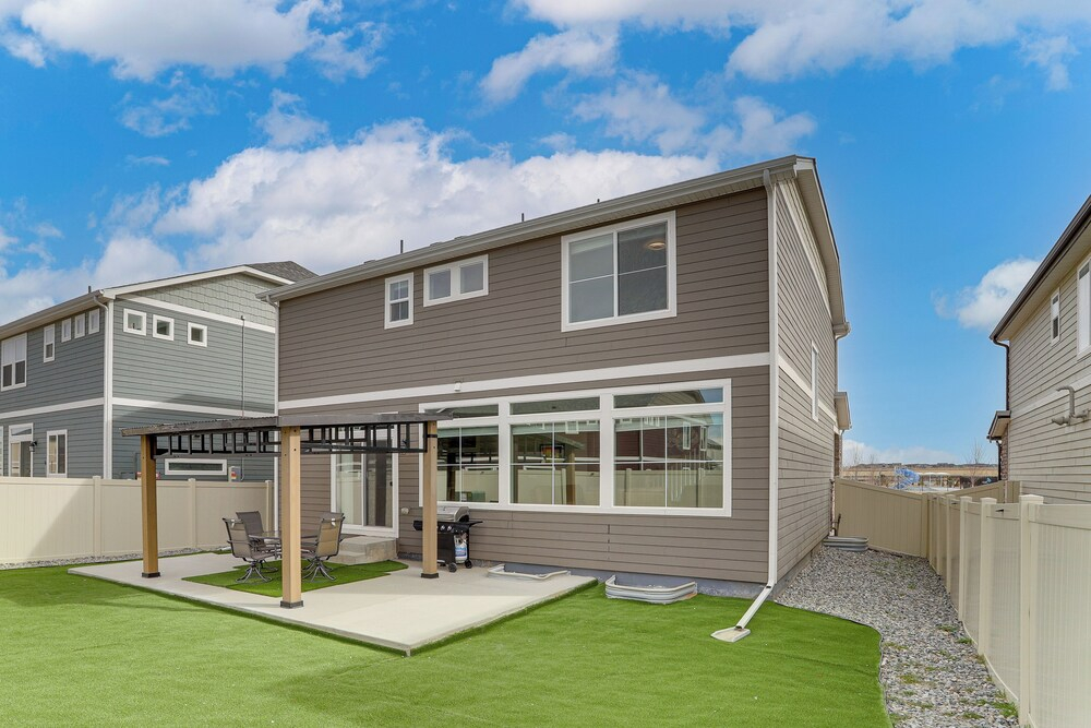 17 Mi to Downtown Denver: Modern Aurora Home!