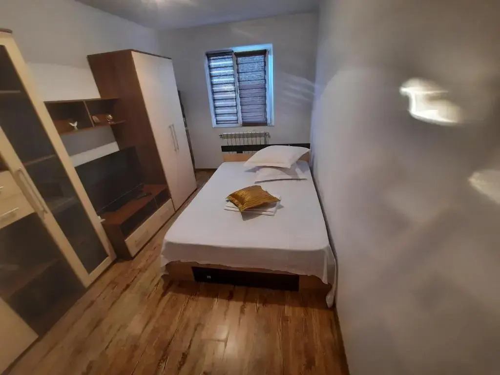 Apartament Mircea Strada Rozelor Etaj 4