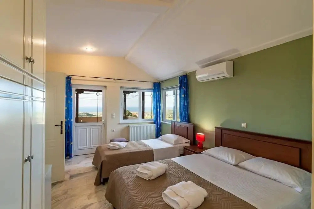 Escape to Paradise - Chania s Seaside Getaway