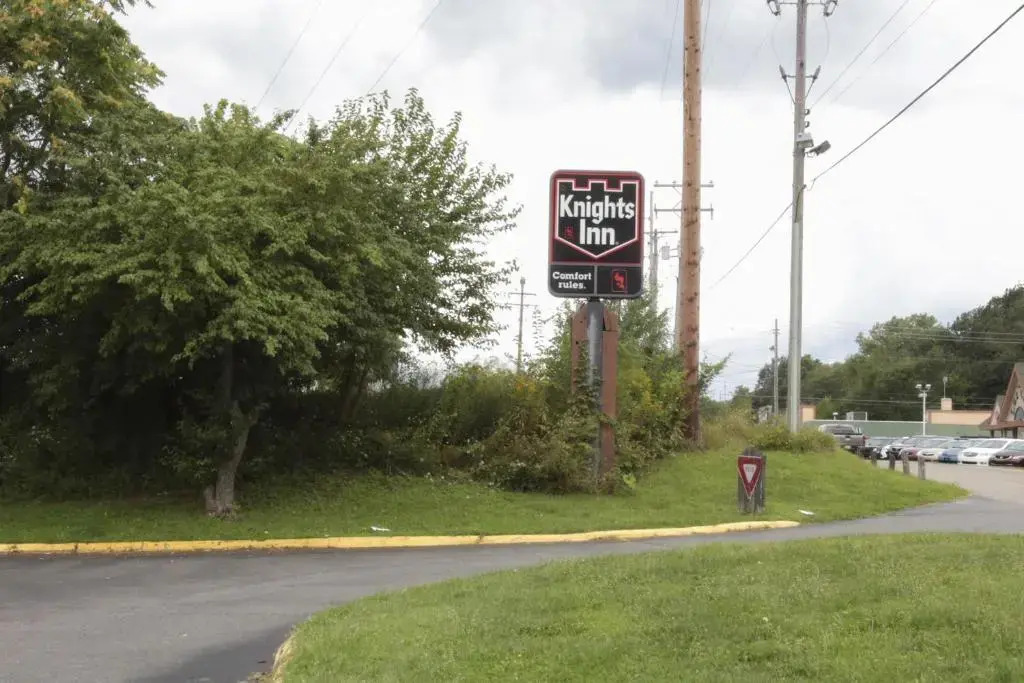 Knights Inn - Battle Creek