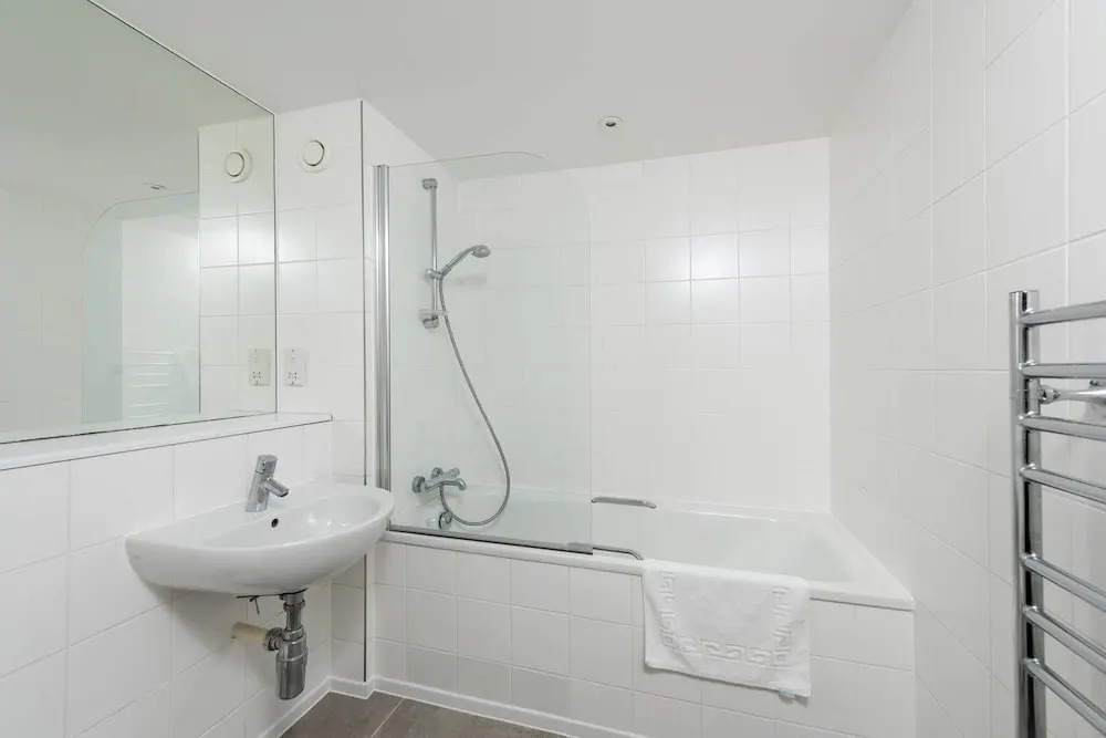Stylish and Spacious Central 2BD Apartment