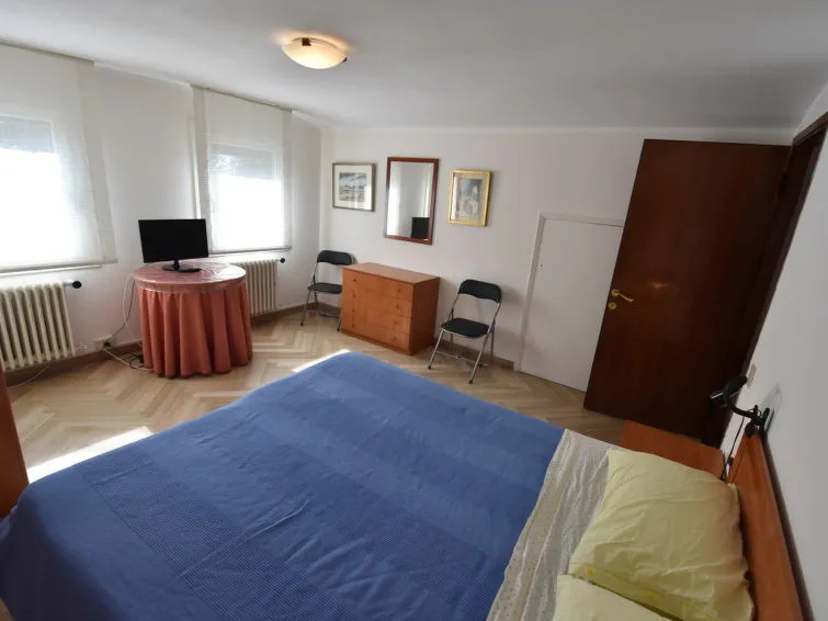 Apartment Casanas-1 by Interhome