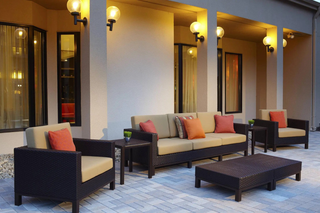 Spark by Hilton Bettendorf Quad Cities