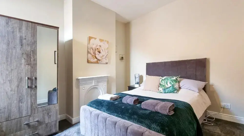 Clarence Co-Living - Private Room Self-Cater