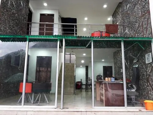 Holiday Inn Guest House
