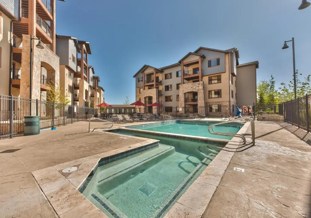 Silverado Lodge One Bedroom plus Loft by Canyons Village Rentals 223B