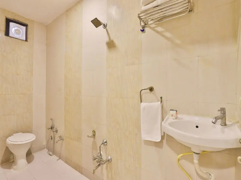 OYO 11450 Hotel Balaji