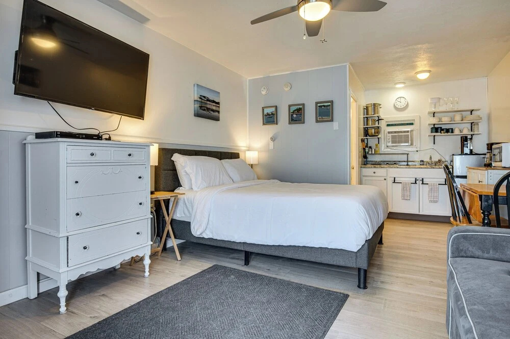 Oceanfront Studio on Oob, Steps From Downtown