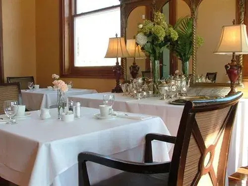 Grand Center Inn