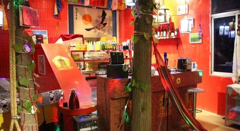 Qicaidanxia International Youth Hostel