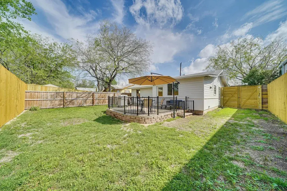 Sunny San Antonio Home Near Downtown: Pets Welcome