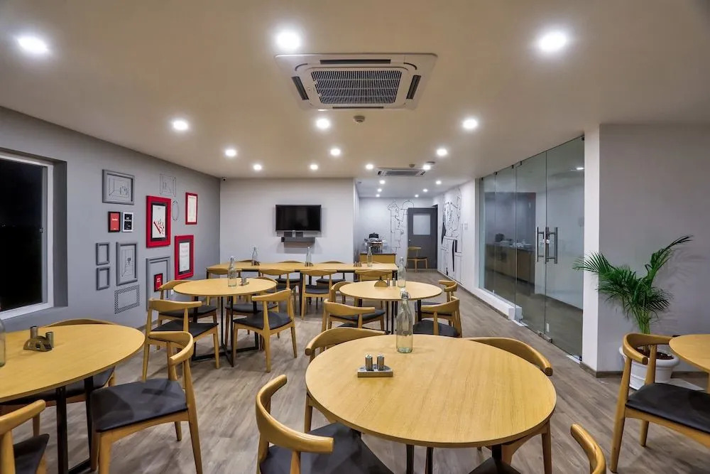 OYO Townhouse 156 Maraimalai Nagar
