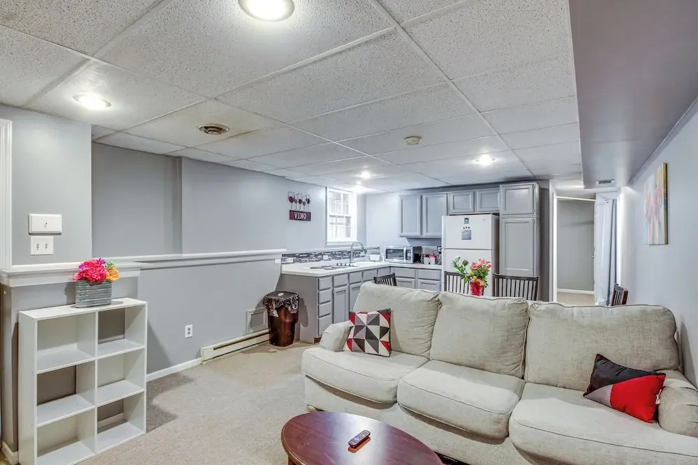 Shawnee Vacation Rental ~ 11 Mi to Kansas City!