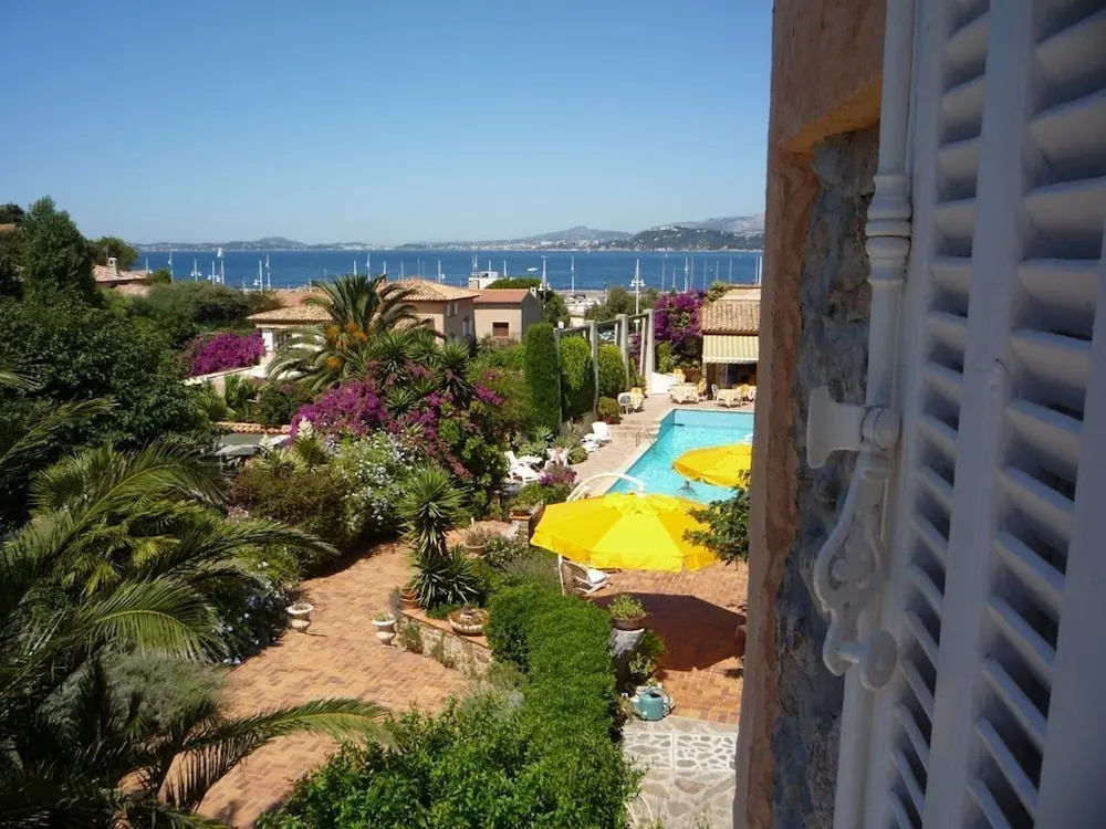 L Escapade Hôtel & Restaurant