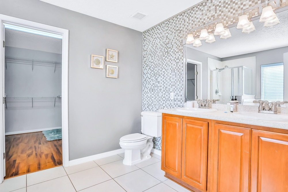 Dog-friendly Home w/ Private Hot Tub, High-speed Wifi, AC, Washer/dryer & Patio