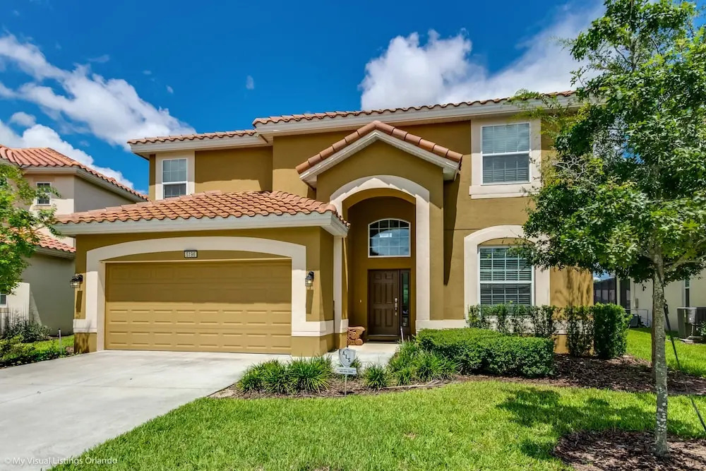 Luxury 6 Bdrm 5.5 Bath Rental Villa