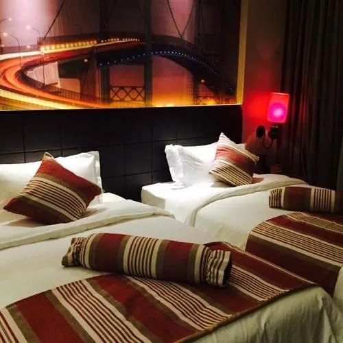 Xianning Youth Theme Hotel