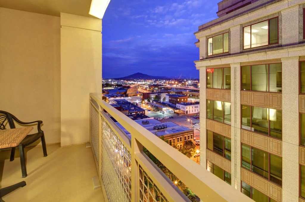Hampton Inn & Suites - Roanoke-Downtown, VA