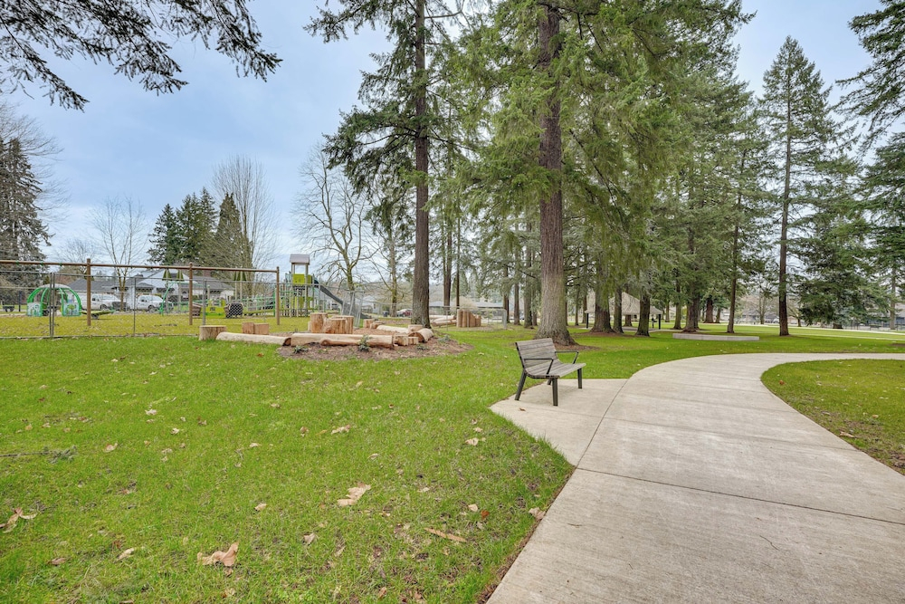 Walk to Dtwn Camas: Pet-friendly Retreat w/ Yard!
