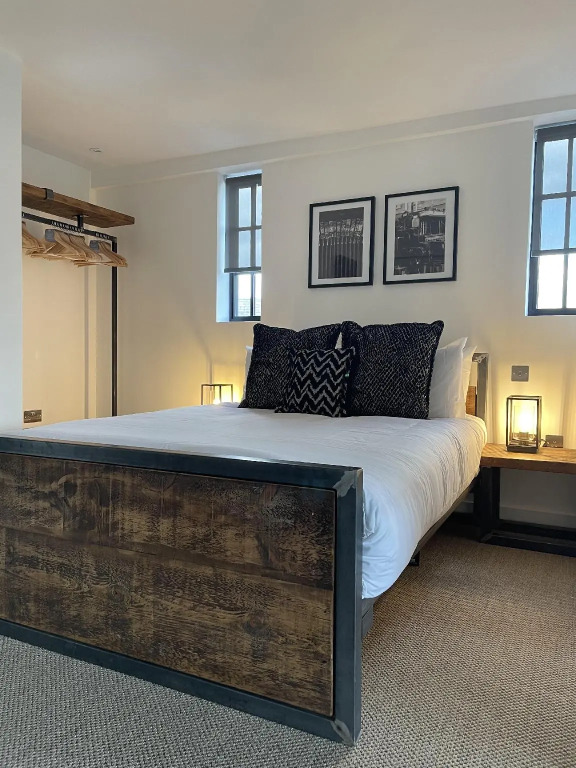 Booking Urban Halstead