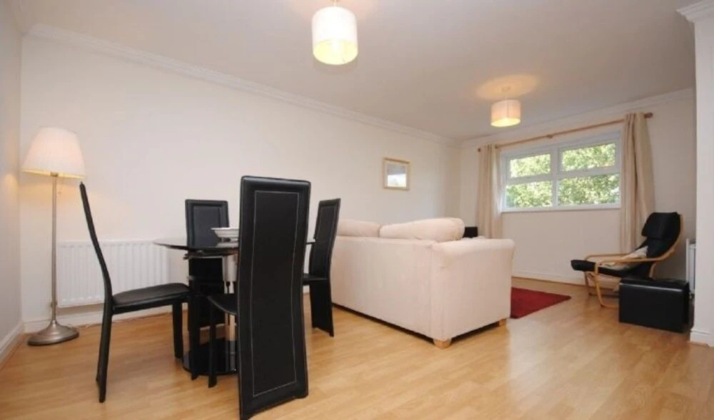 Stride Close , Chichester 415071