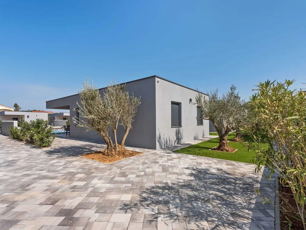 Holiday Home in Vir Near sea Beach