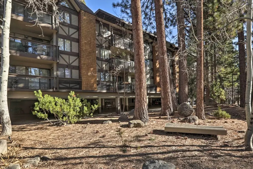 Walk to Ski Shuttle: Incline Village Condo