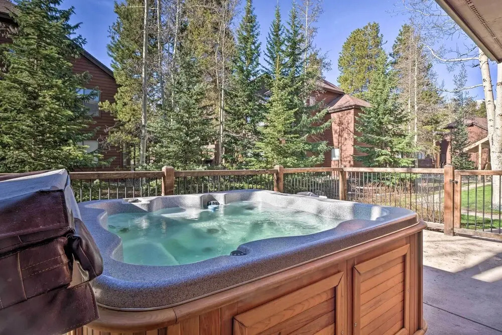 Cozy Mtn Condo: Walk to Quicksilver Lift & Dtwn!