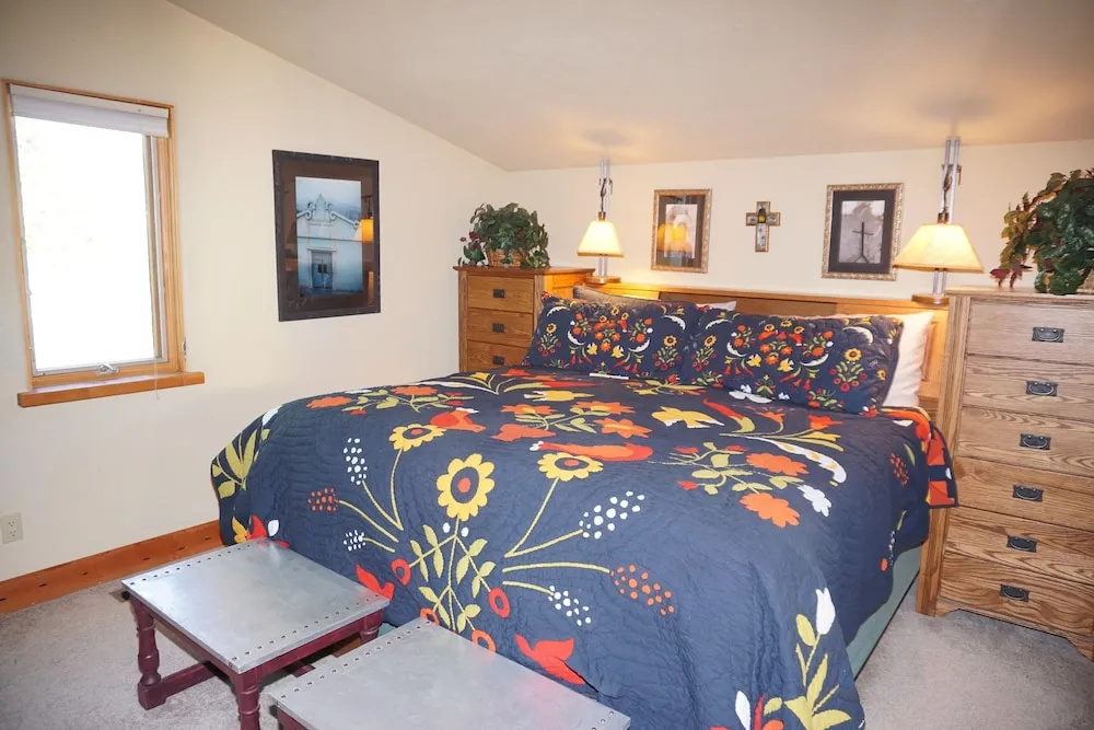 Ski-in/out House With Outstanding Views Of Slopes - Quiet Location At End Of Cul-de-sac 5 Bedroom Home by RedAwning