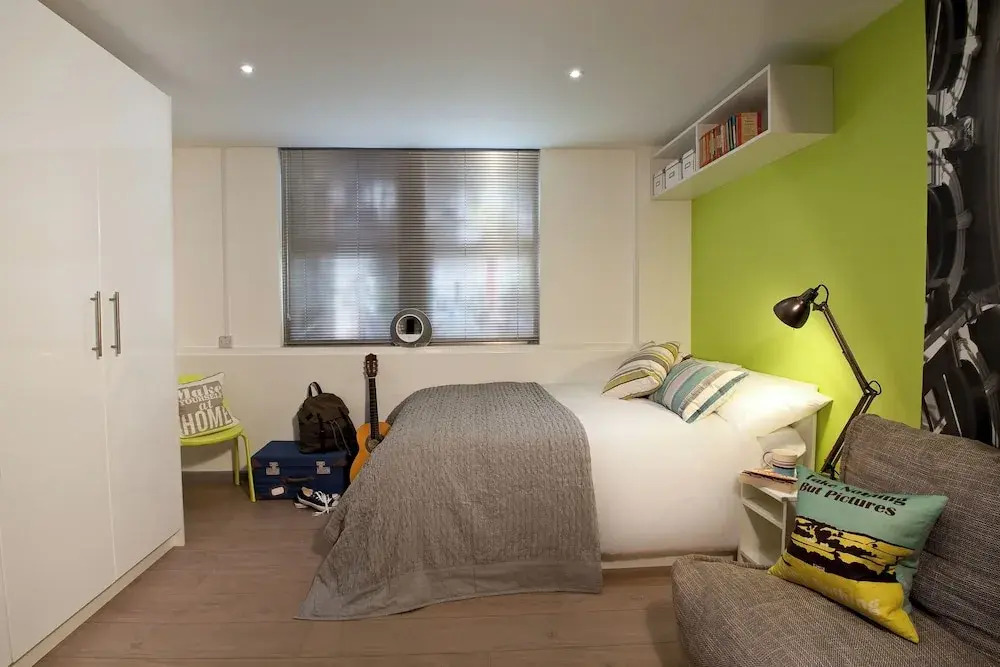 For Students Only - Summit House in Cardiff