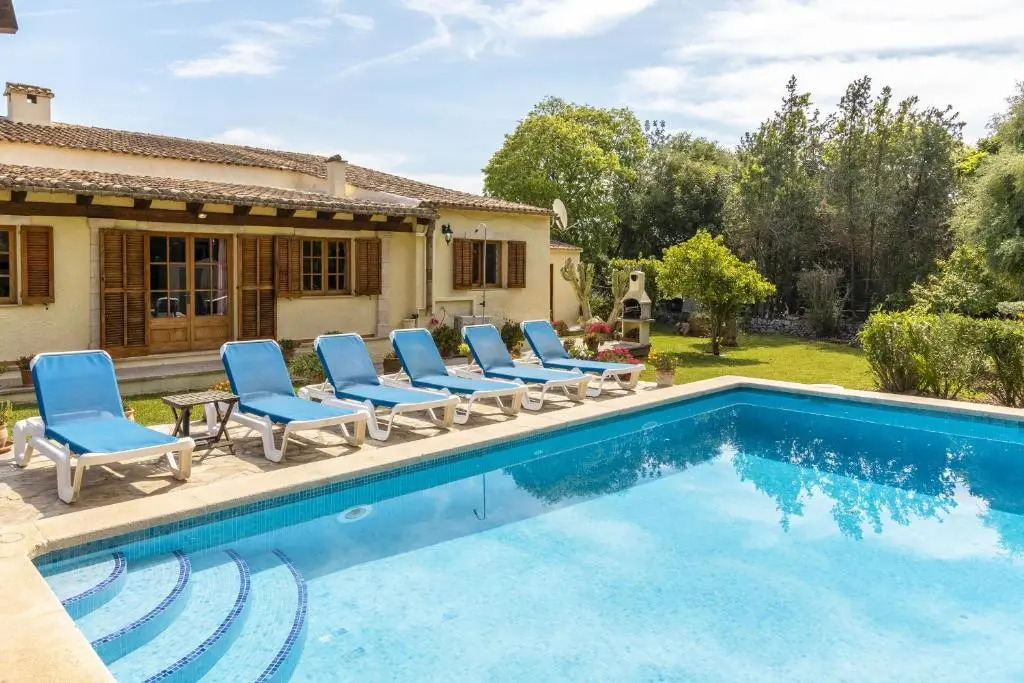 3 Bedroom Villa with Private Pool, Pollensa