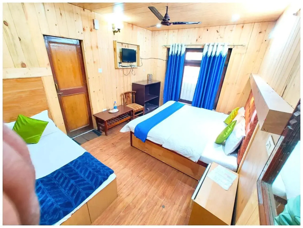 1 BR Boutique stay in Mall road, Nanital (761A), by GuestHouser