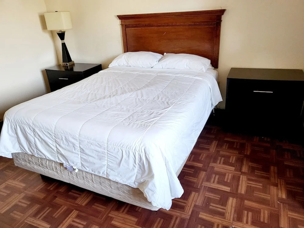 Metro Inn & Suites