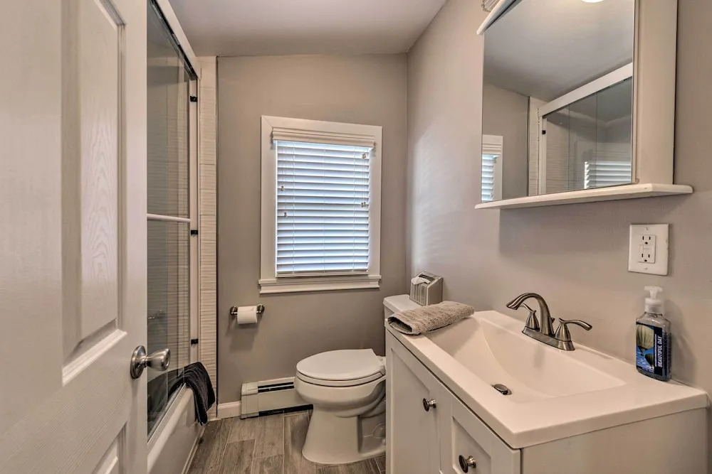 Gulf Coast Cottage - Walk to Beach & Boardwalk!