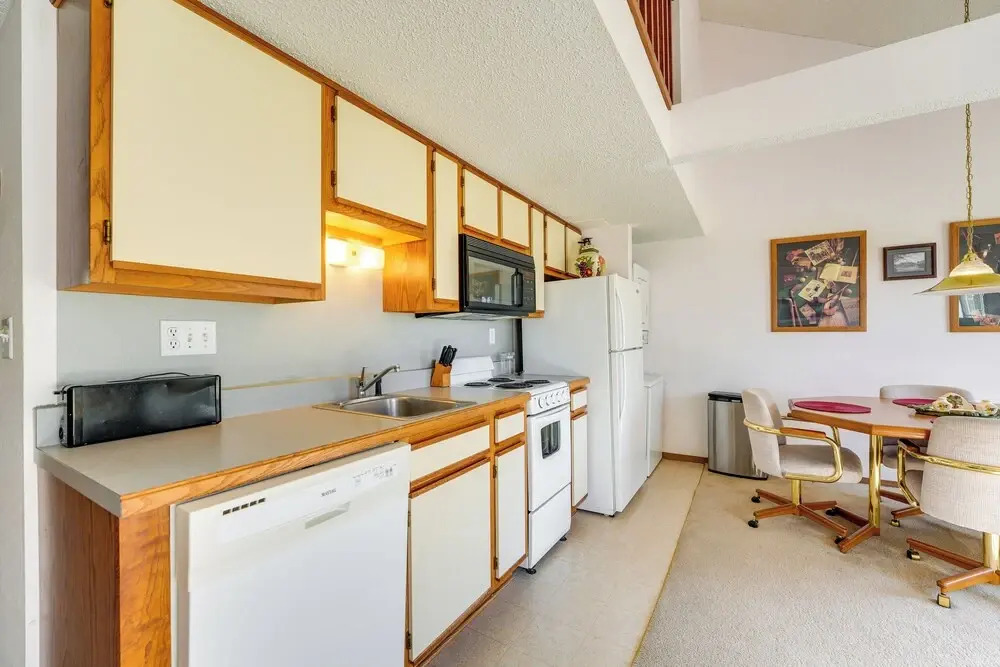 3 Mi to Branson Strip: Condo w/ Golf Course View!