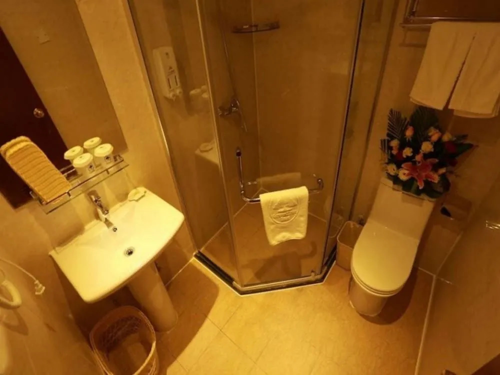 GreenTree Inn Hainan Sanya Chunyuan Seafood Square Express Hotel